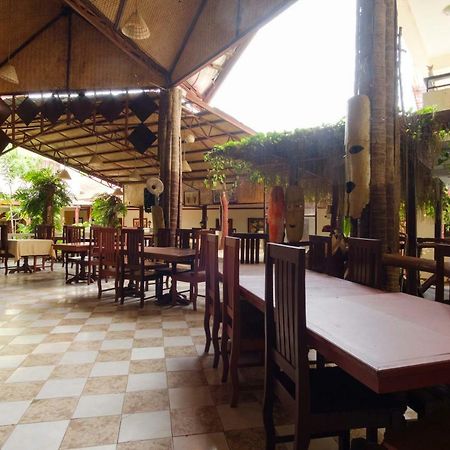 Oyo 621 De Loro Inn Puerto Princesa Екстериор снимка