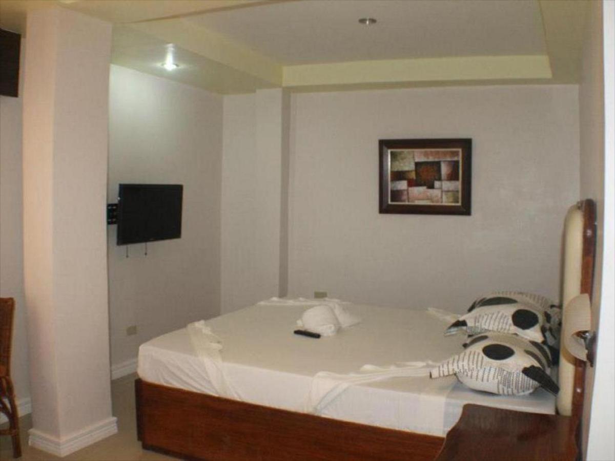 Oyo 621 De Loro Inn Puerto Princesa Екстериор снимка