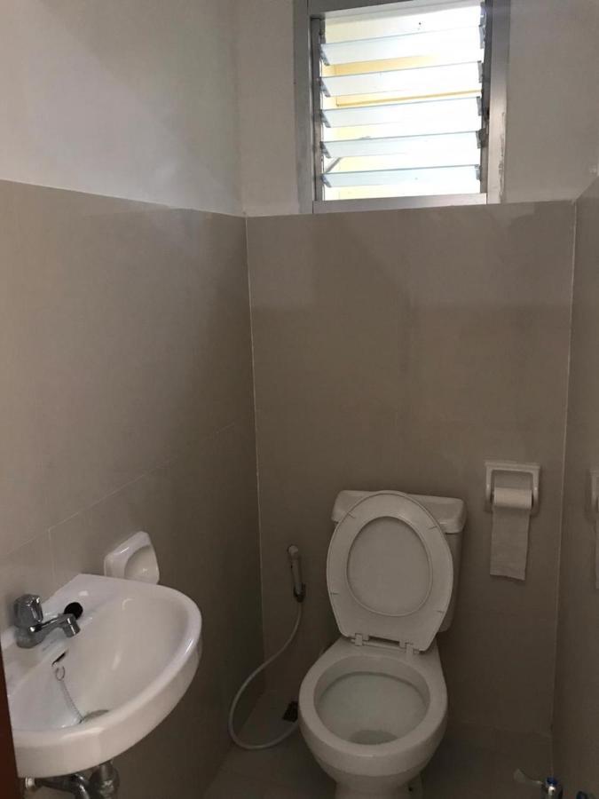 Oyo 621 De Loro Inn Puerto Princesa Екстериор снимка
